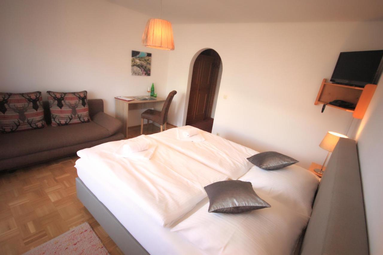 Hotel Pension Eichenhof Ried im Zillertal Bagian luar foto
